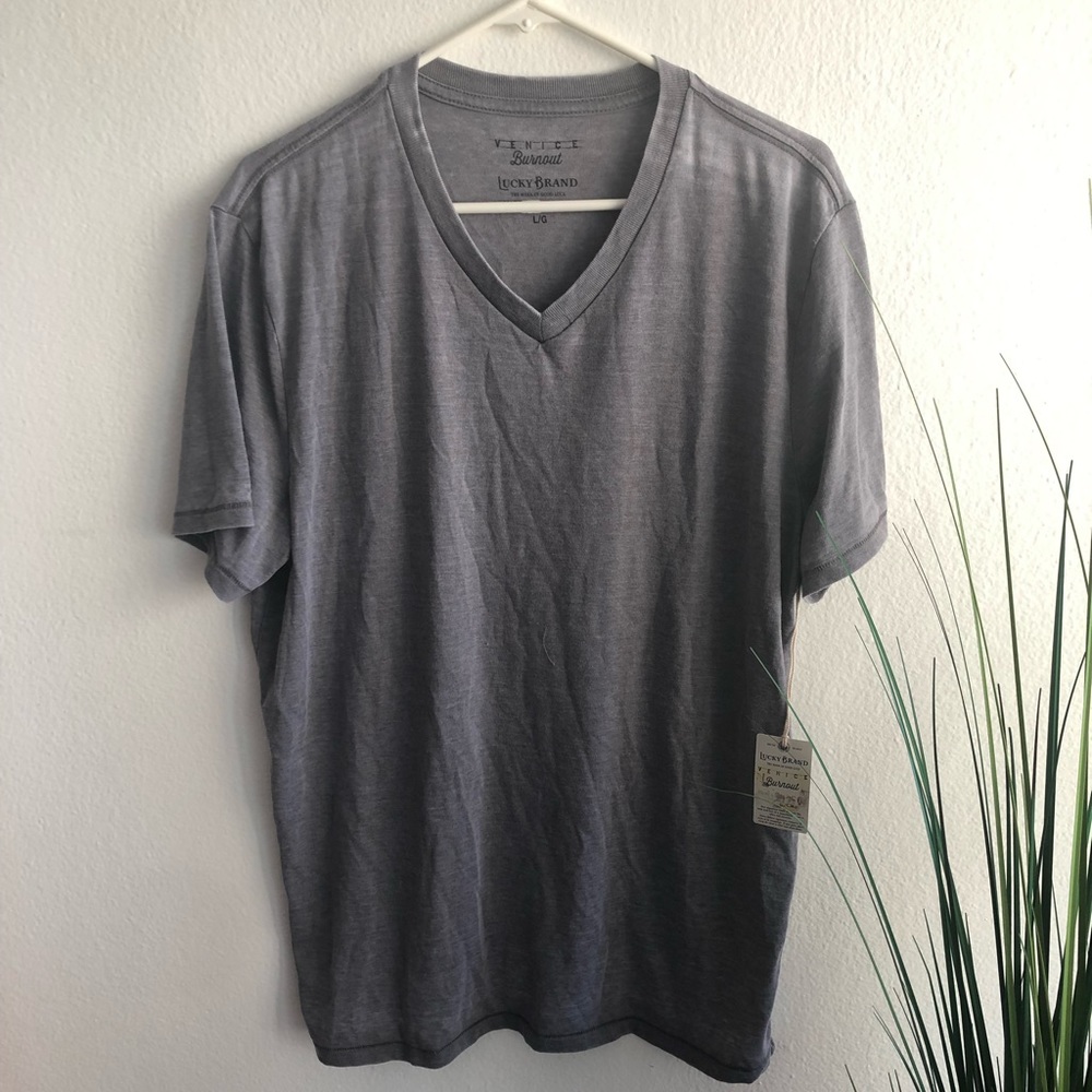 Lucky Brand ☘️☘️ V-Neck